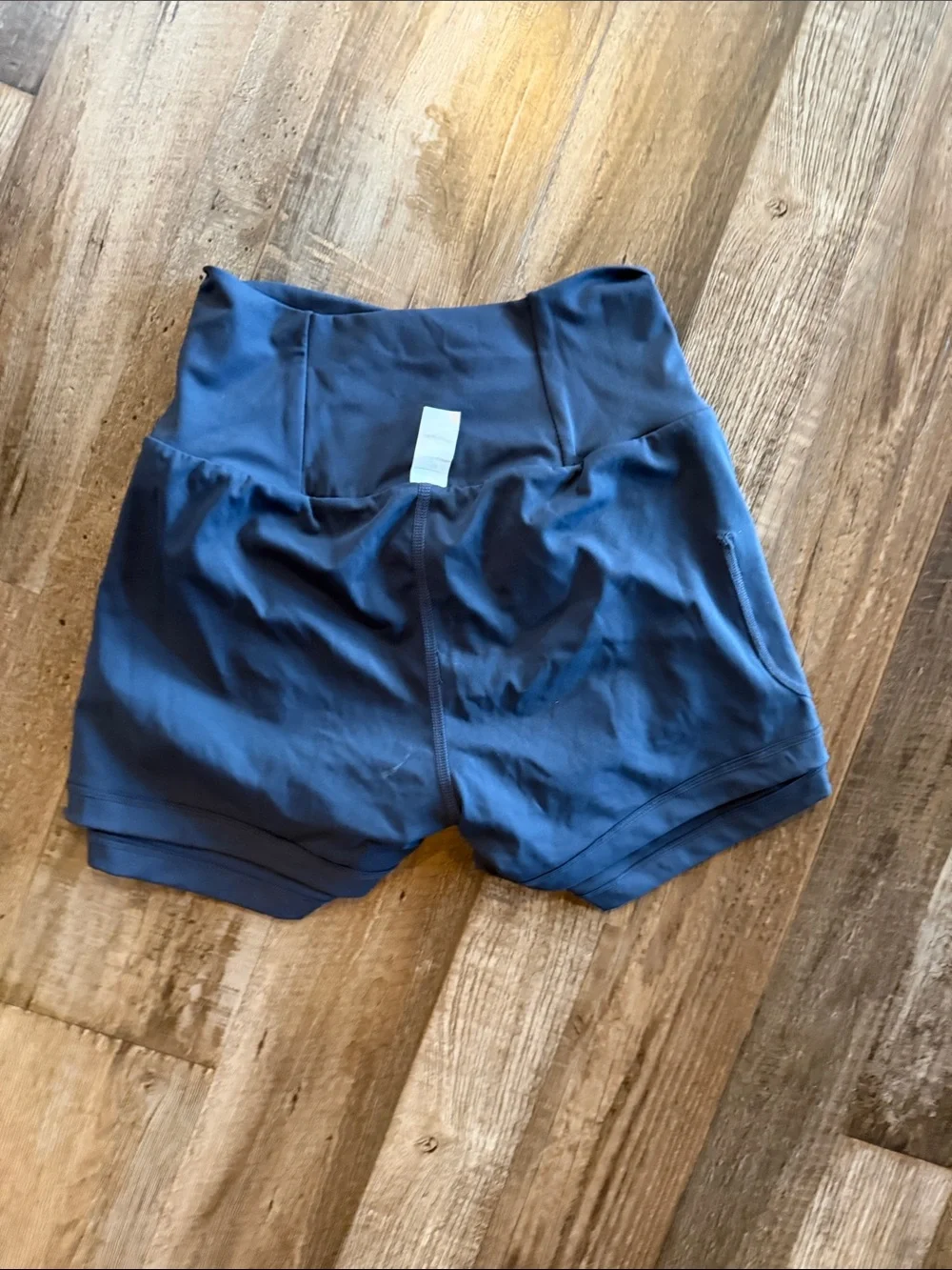 HALARA High-Waist Athletic Shorts in Navy Sz small- back pocket